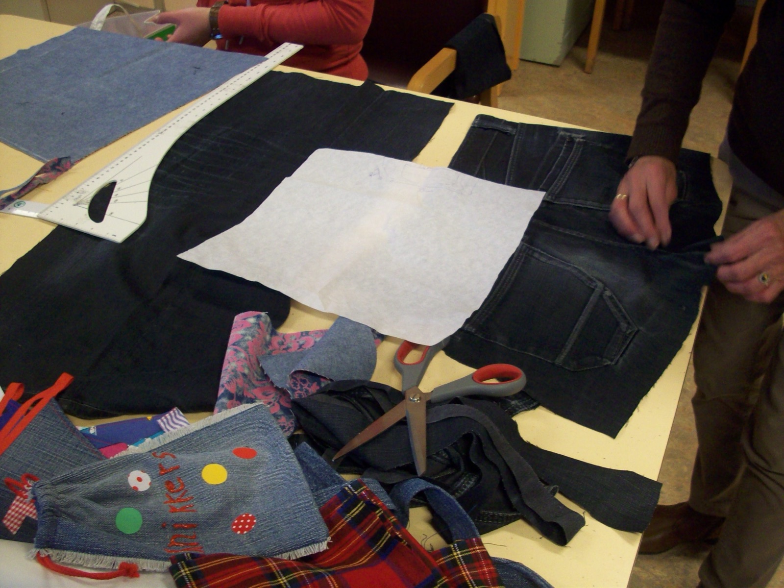 Workshop: van oude kleding een nieuwe tas maken!